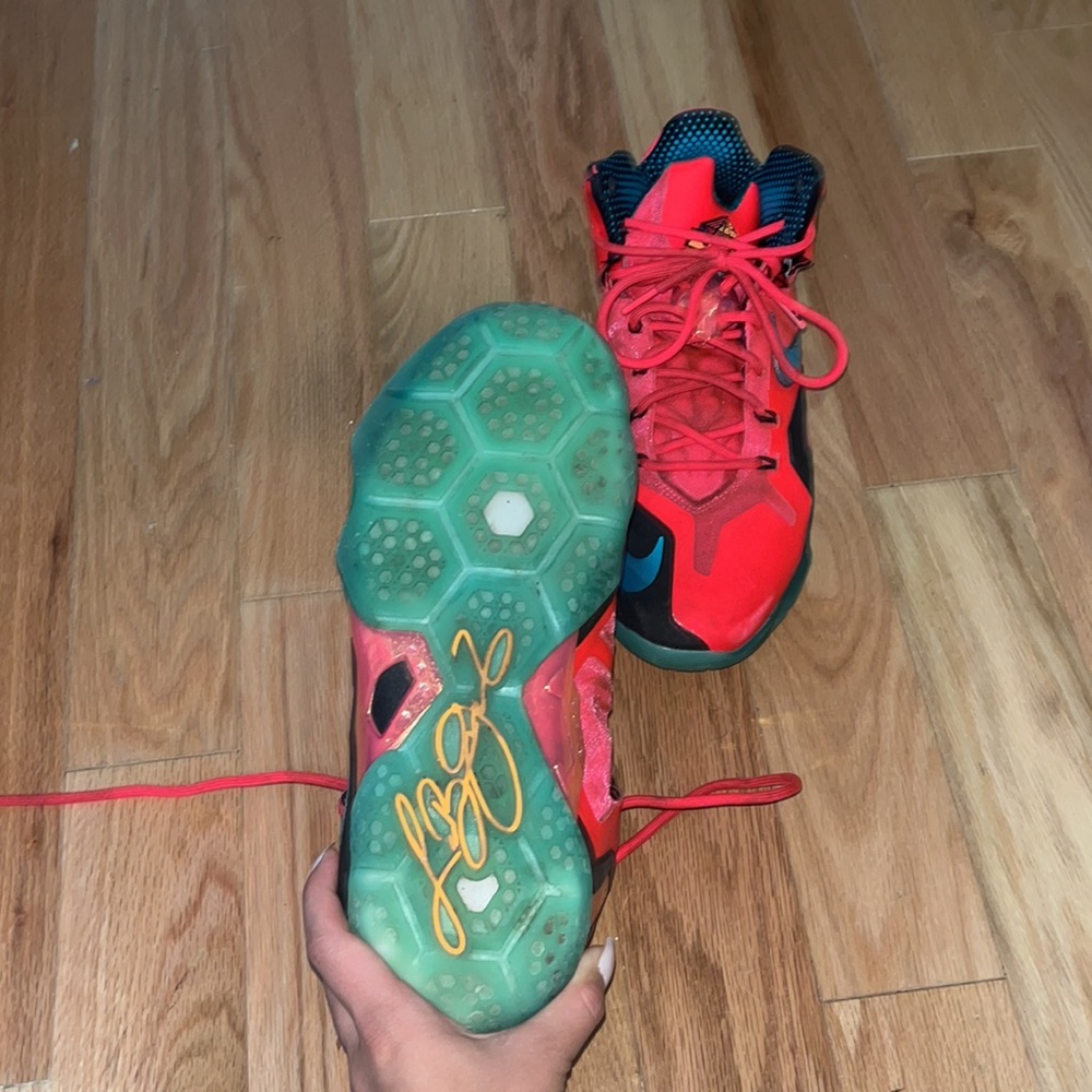 Lebron 11s - Picture 4 of 4
